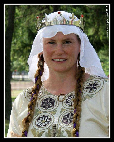 Baroness Wencenedl of Rokesburg Photo by Alex Sears Taken at Queen's Picnic,... Baroness Wencenedl of Rokesburg Photo by Alex Sears Taken at Queen's Picnic,...